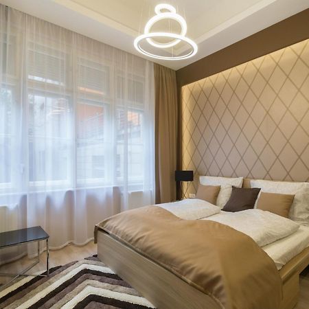 Exlcusive & City Central Located Suite By Prestige Homes Budapest Kültér fotó