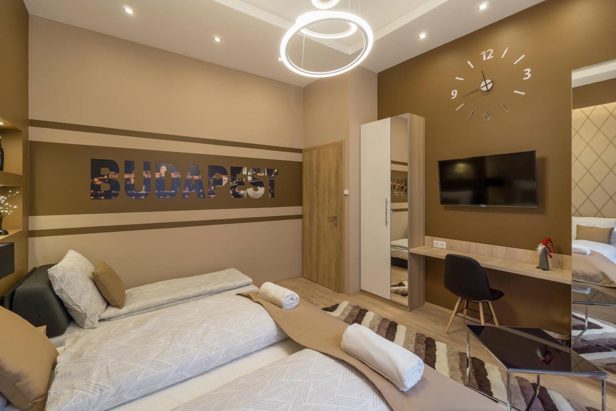Exlcusive & City Central Located Suite By Prestige Homes Budapest Kültér fotó